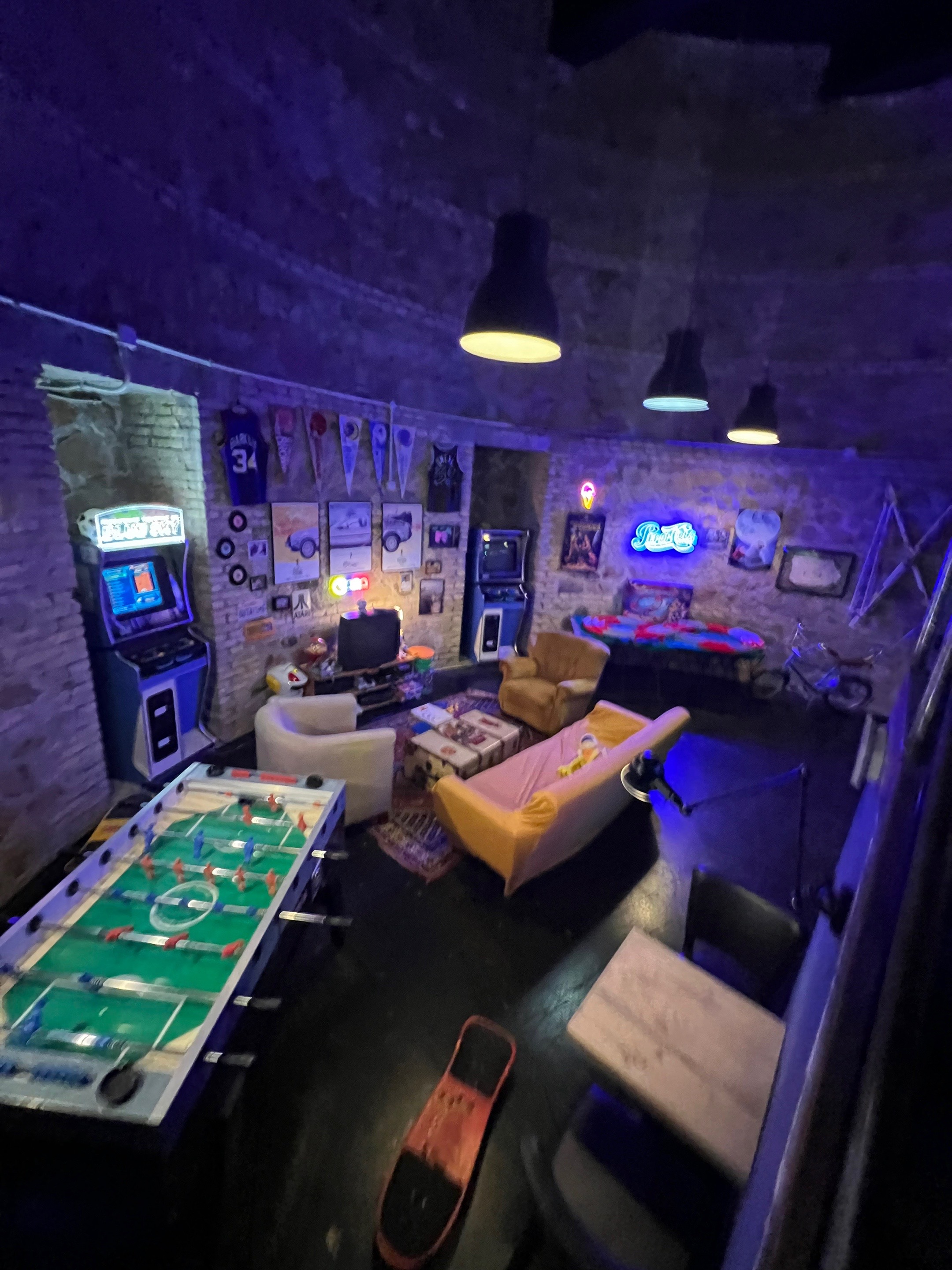 Pulp: Rome's 80s & 90s Themed Restaurant