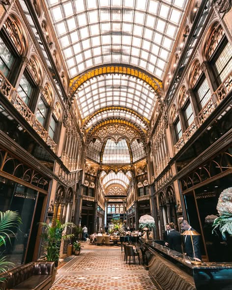 Budapest's Elegant Párisi Udvar Hotel