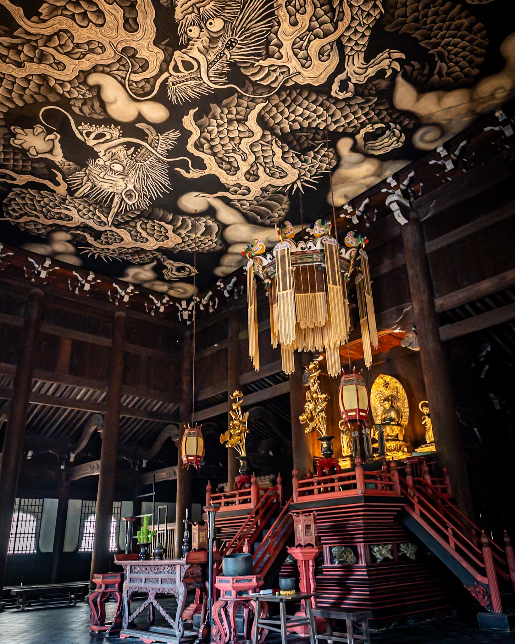 Kenninji Temple's Twin Dragons Ceiling Art