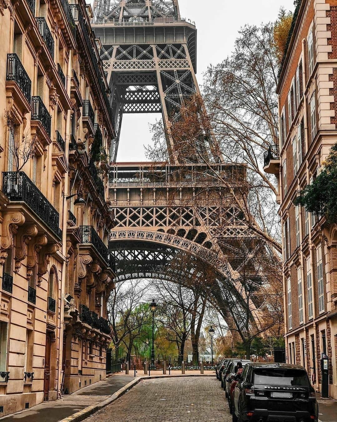 Paris Landmarks and Notable Spots