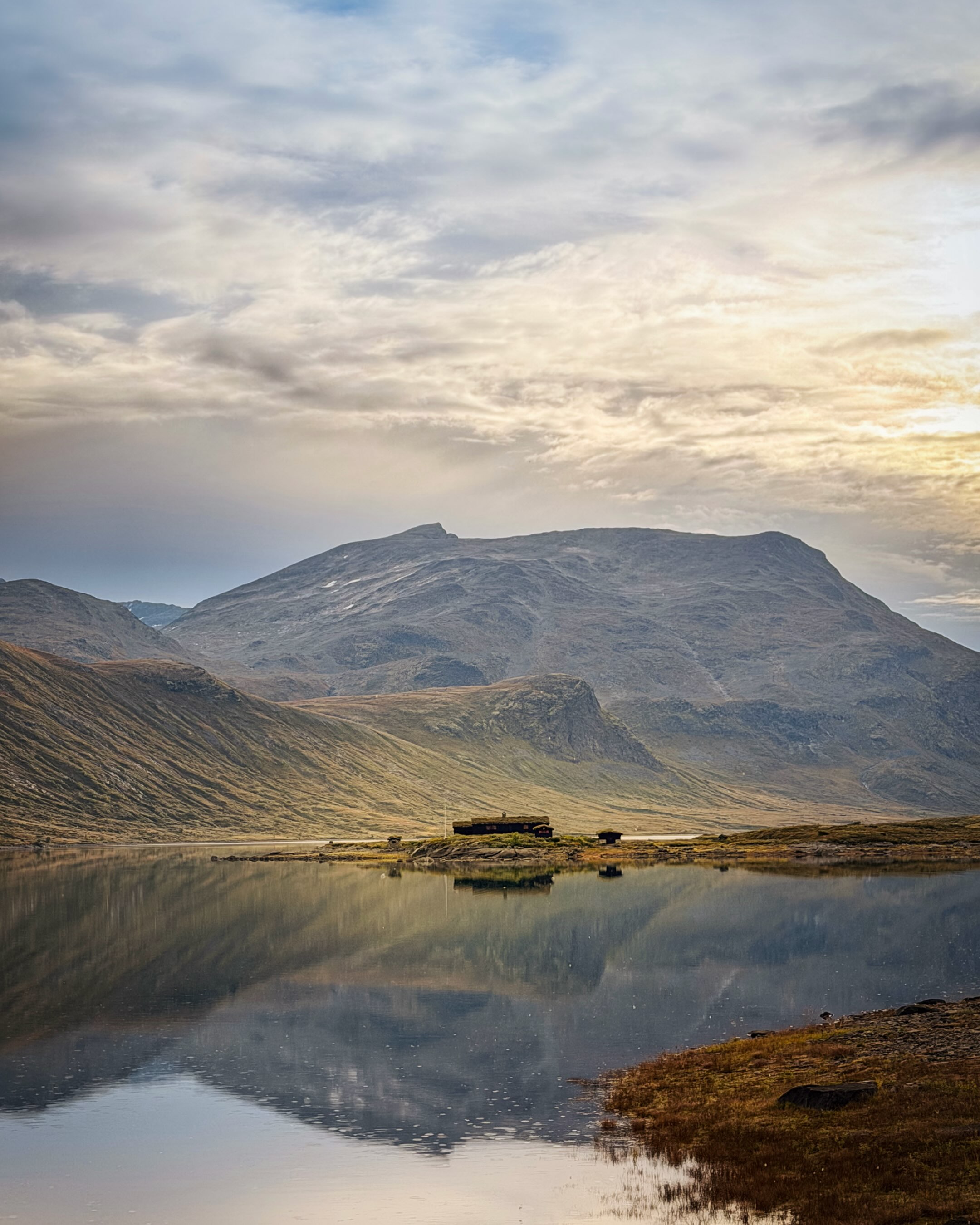 DNT Fondsbu: Autumn Mountain Views