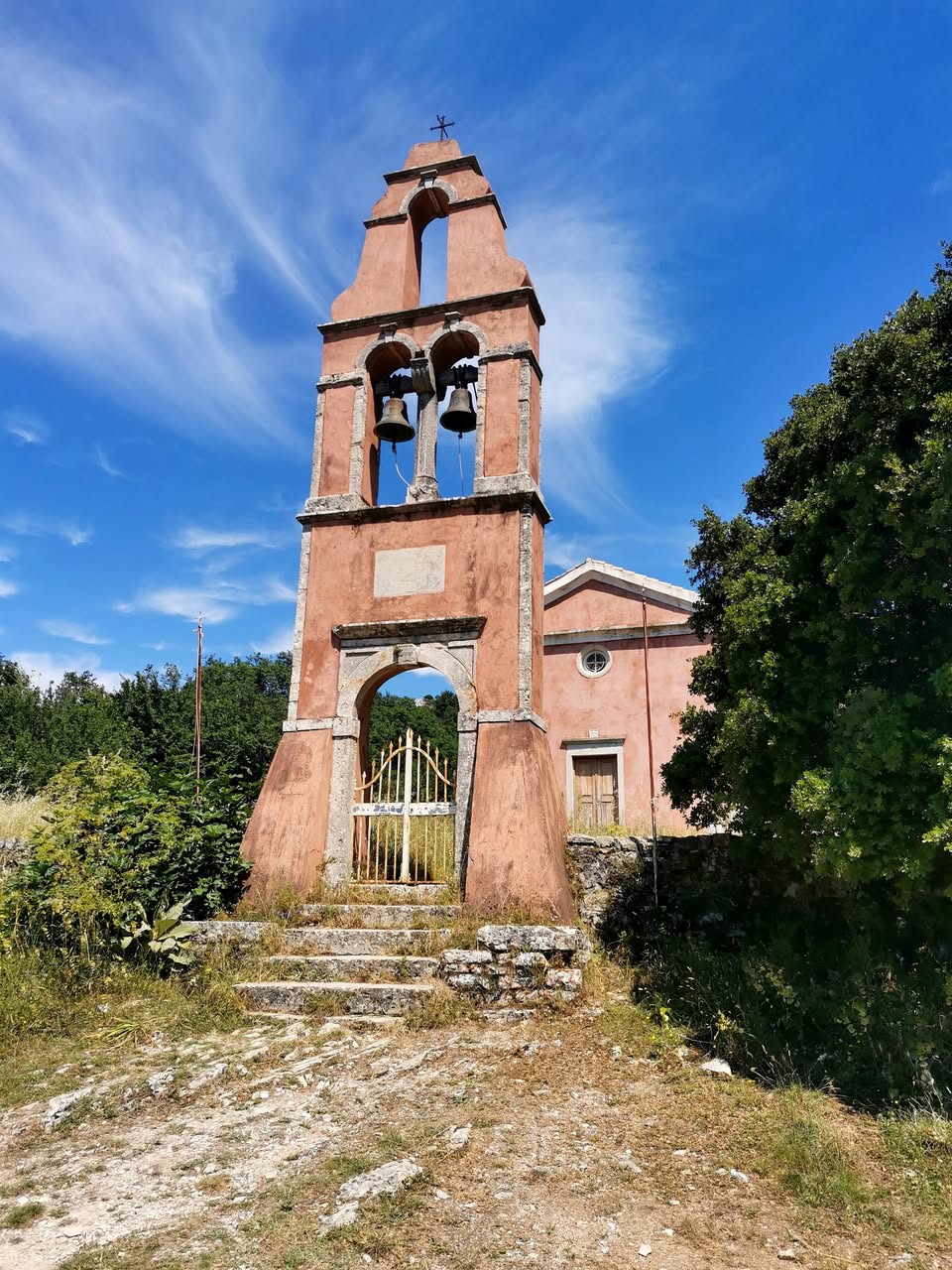 Explore Old Peritheia And Mount Pantokrator