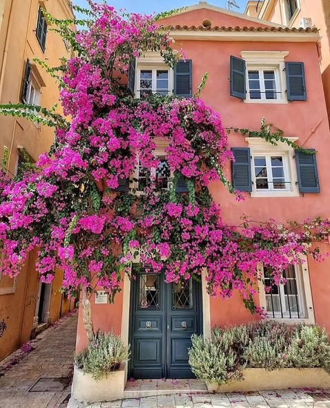 8 Places in Greece