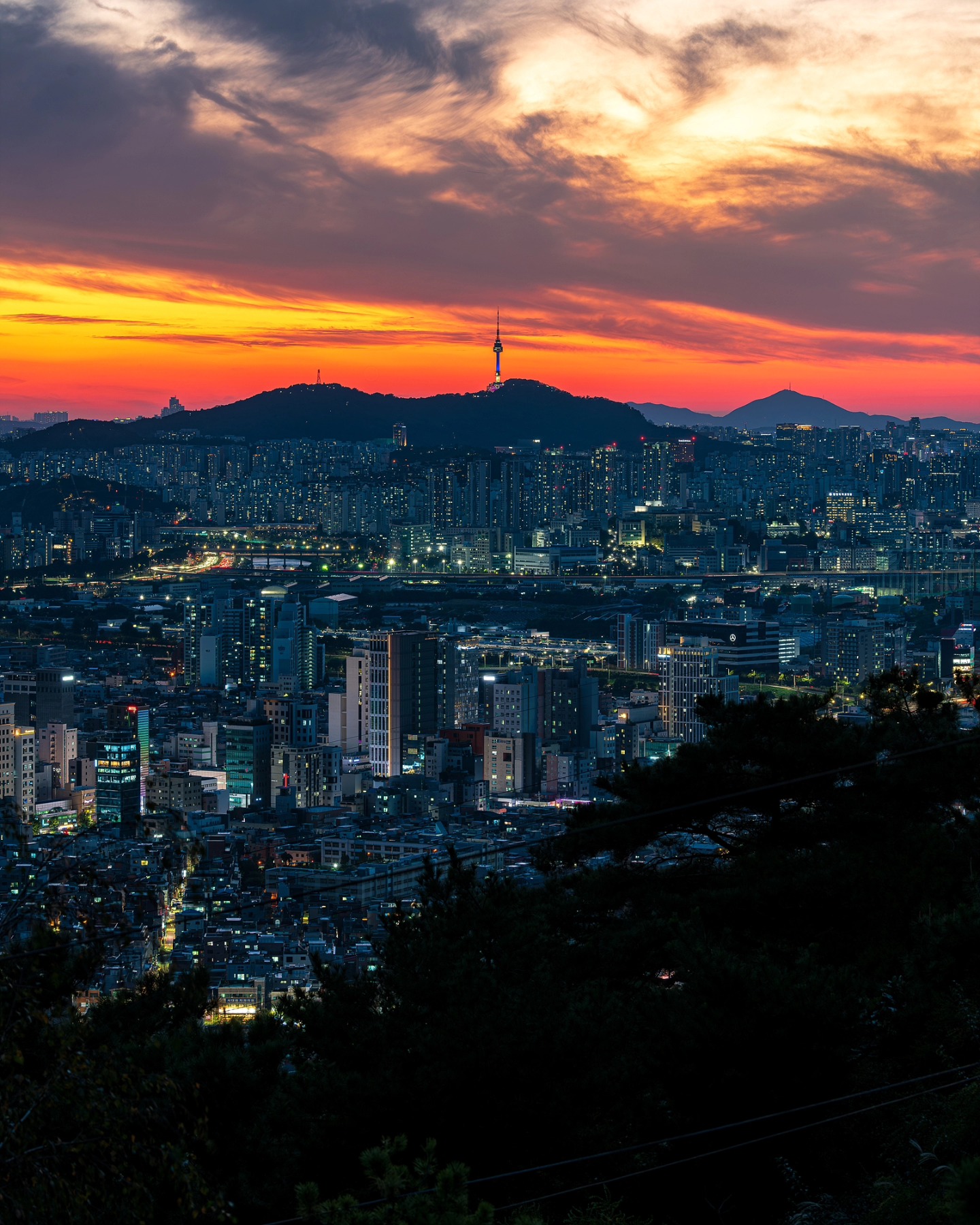 Seoul's Best Sunset Views Near Lotte World Tower
