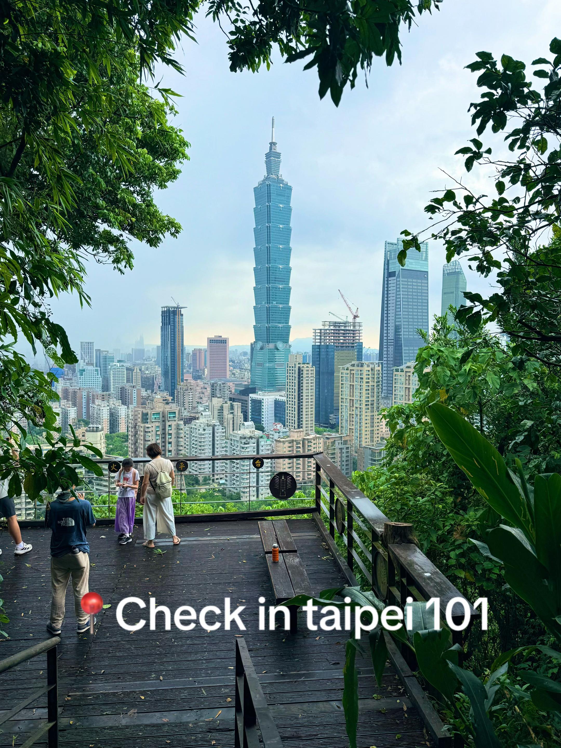 Taipei 101 Views From Elephant Mountain To Military Village