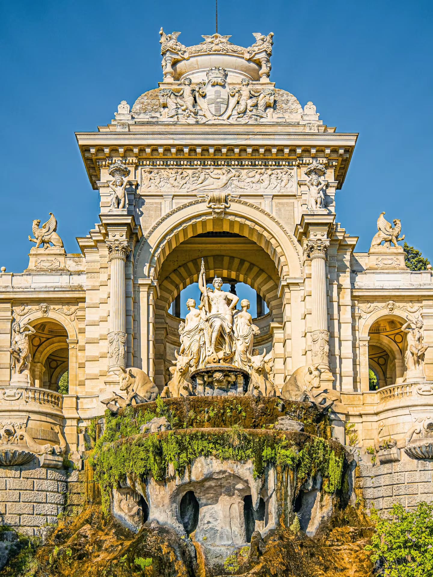 Marseille Landmarks: Canal & Museum