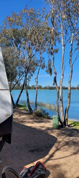 Lake Lascelles: A Popular Camping Destination