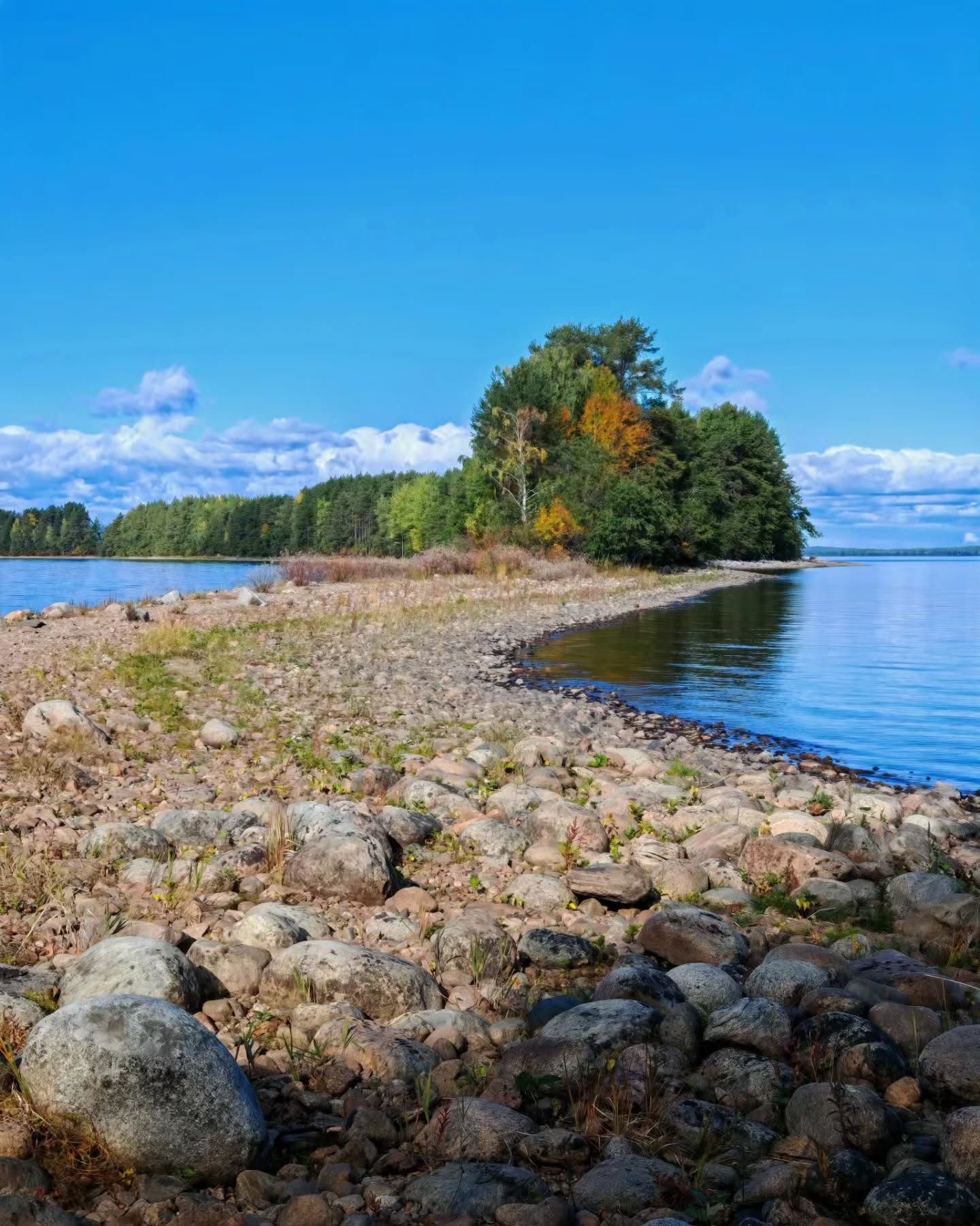 Kaiskunniemi Hiking Trail and Scenic Views
