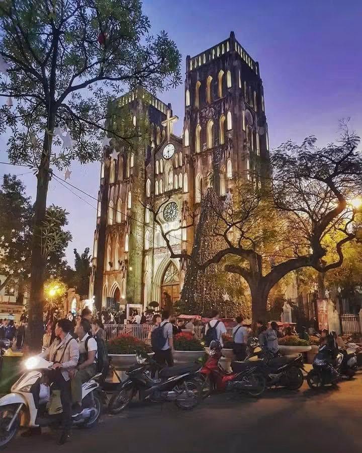 Hanoi First-Timer's Guide: Hotels, Bars, and Restaurants