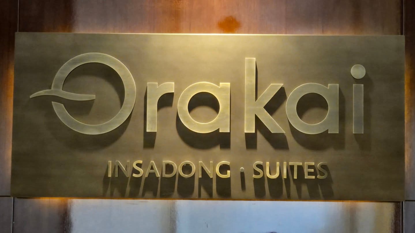 Orakai Insadong Suites Features Art