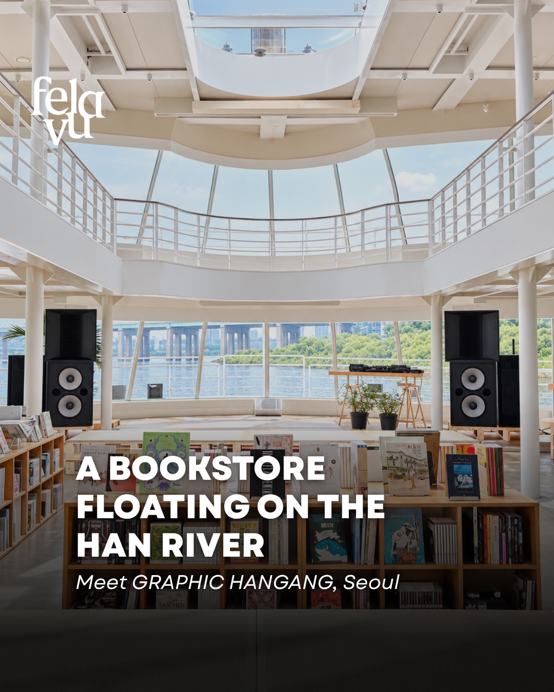 Floating Bookstore Offers Art Books on Han River