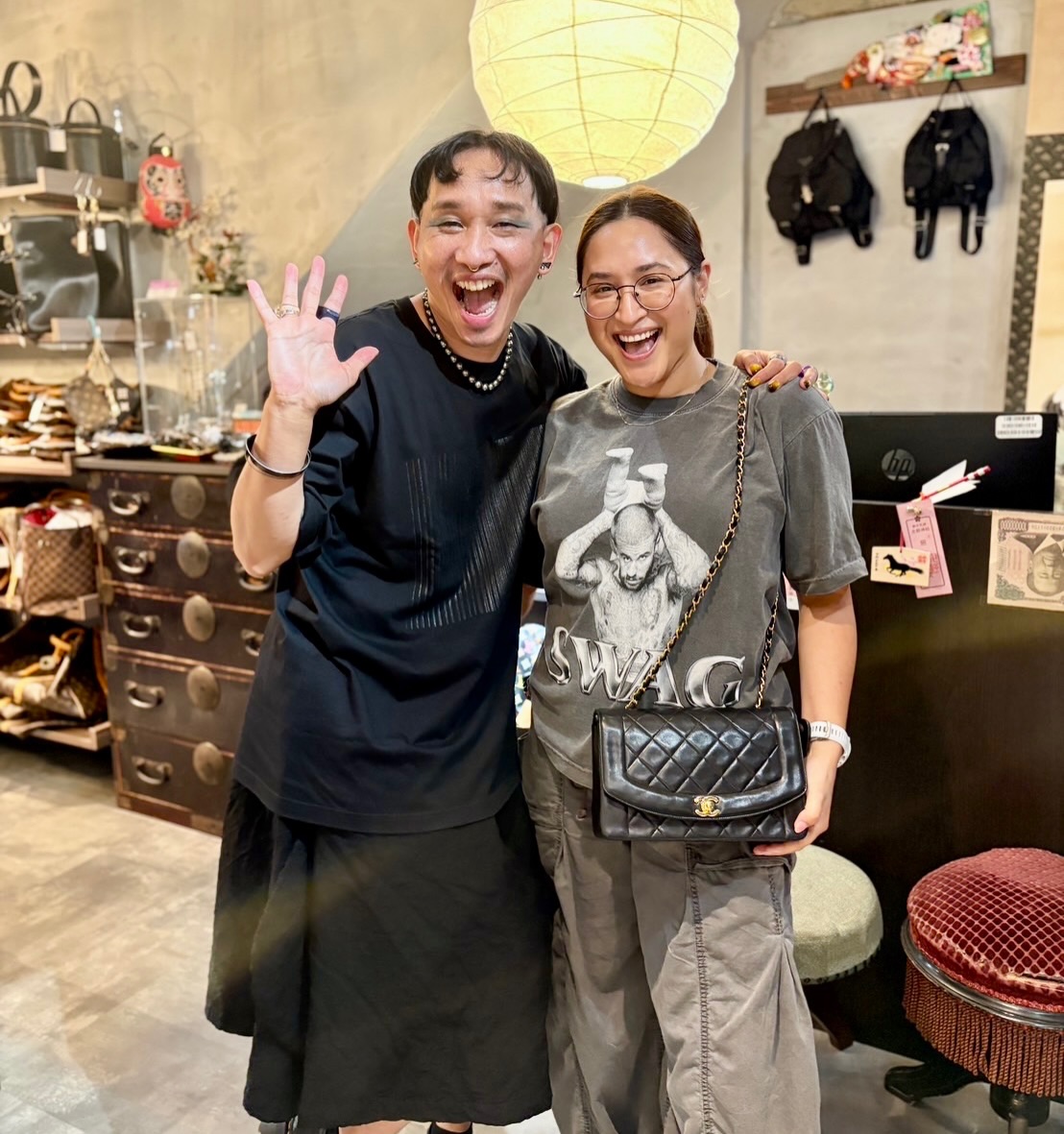 Atlantis Vintage Tokyo: In-Store and Online Shopping