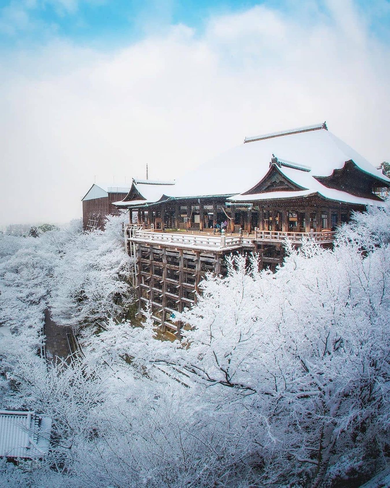 Kyoto's Kiyomizu-dera Temple Popular Tourist Spot
