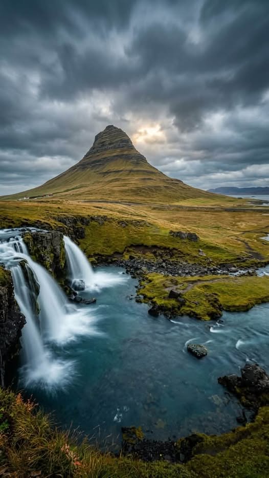 Kirkjufellsfoss Waterfall in Iceland