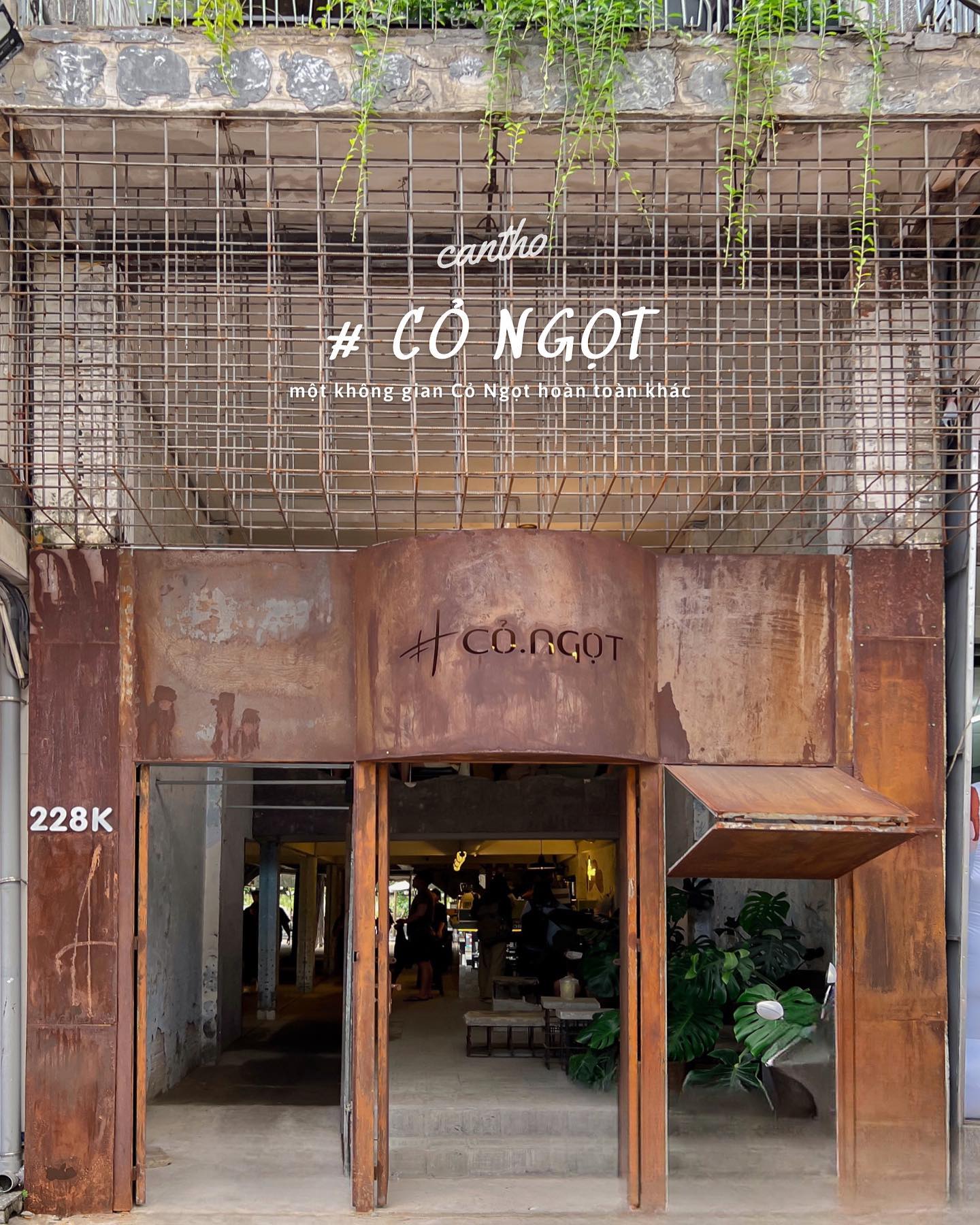 Can Tho Cafe's Rustic Charm and Outdoor Courtyard