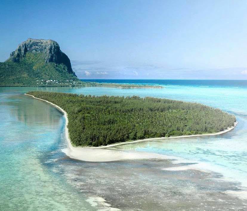 Île aux Benitiers Island Paradise