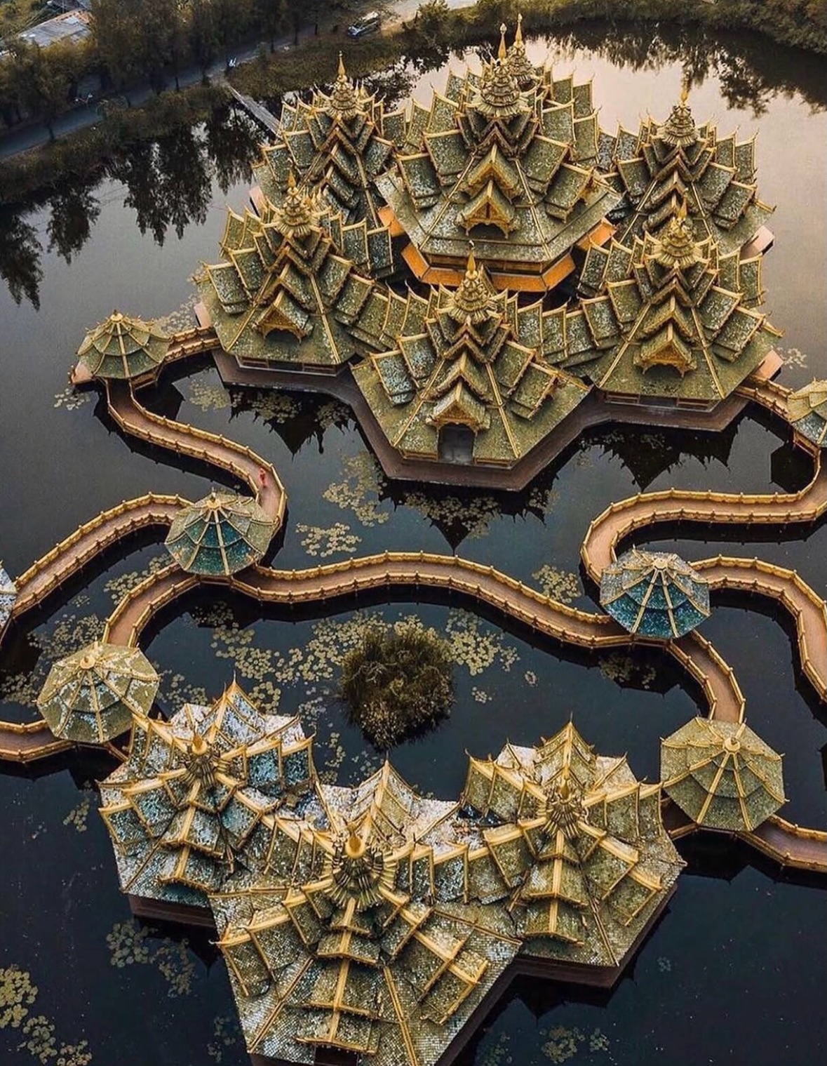 Thai Temples And Landmarks Showcasing Cultural Sites