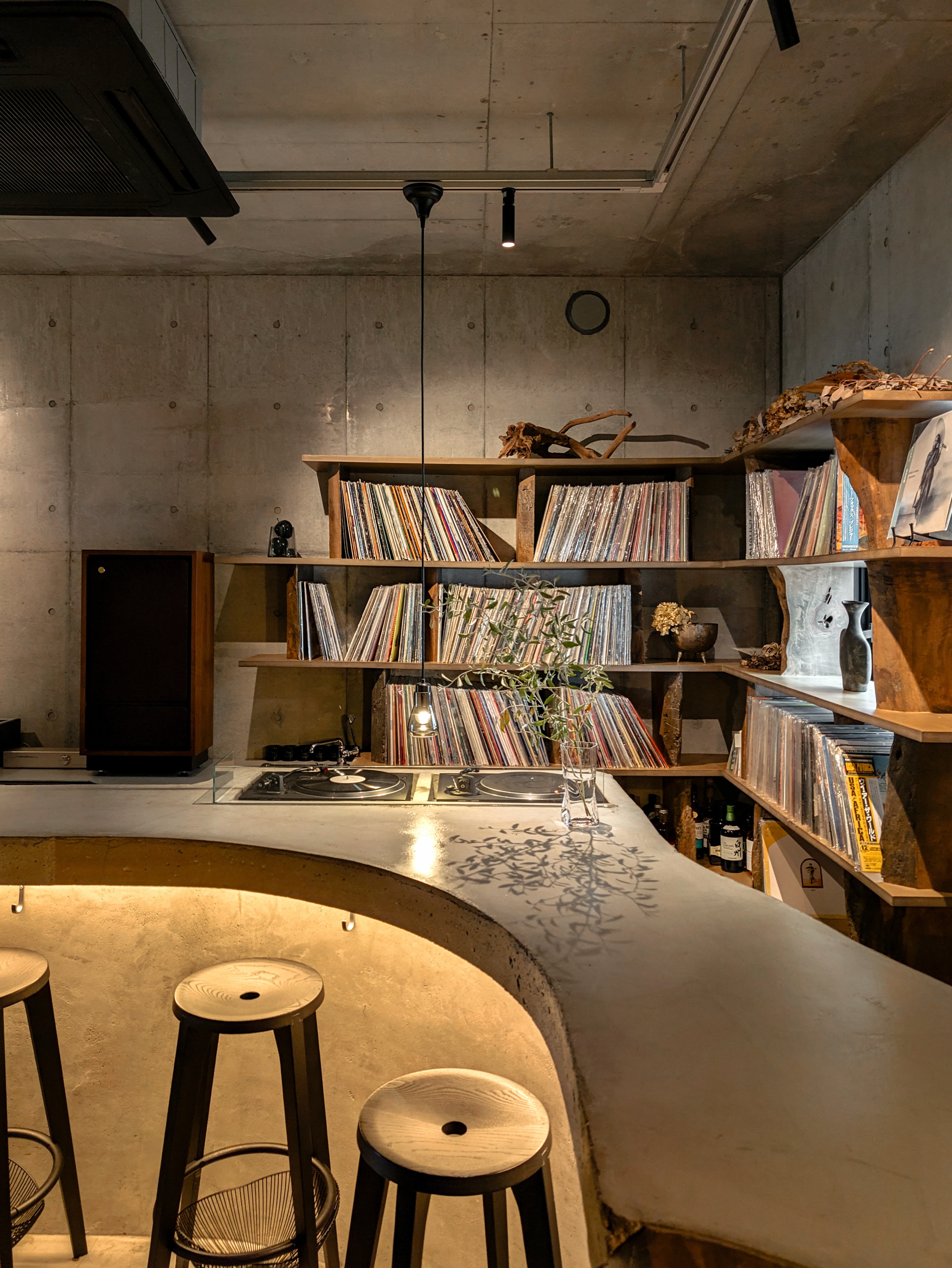 Tokyo Cafe Features Natural Wine And Records