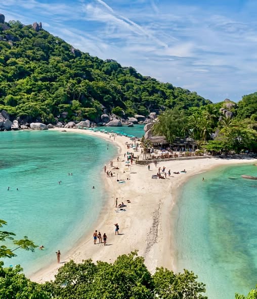 Nang Yuan Island's Iconic Sandbar and Turquoise Waters