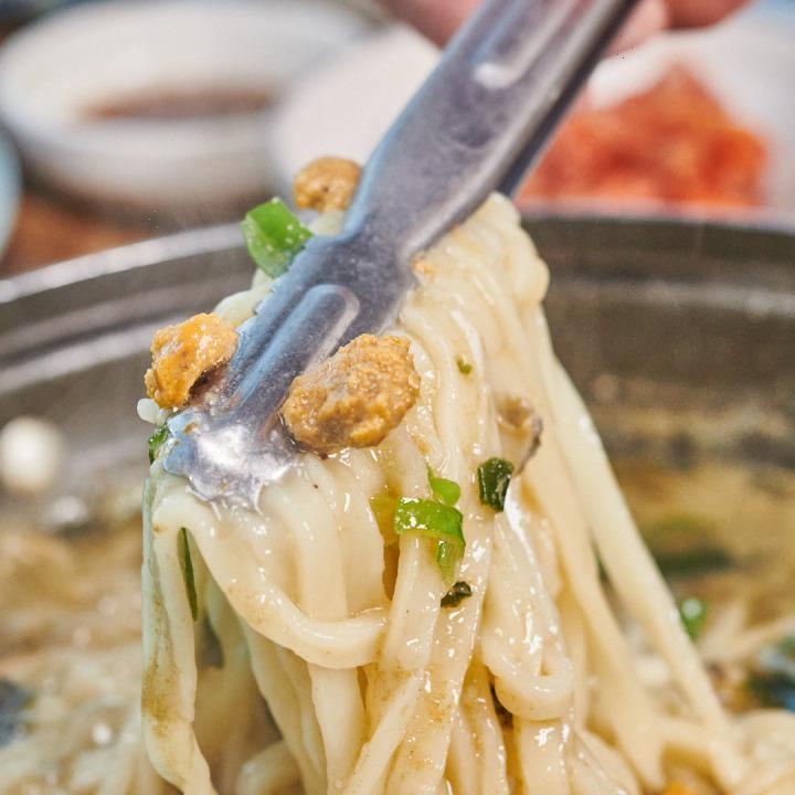 Jeju Restaurant Offers Fresh Seafood With Ocean Views