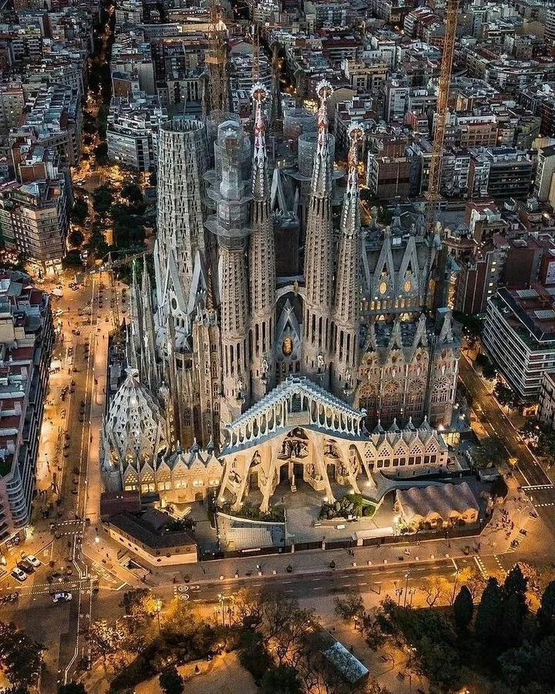 Barcelona's Iconic Landmarks and Architectural Wonders