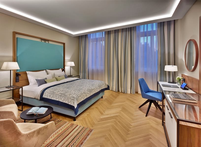 Budapest Hotels Near Parliament And Danube