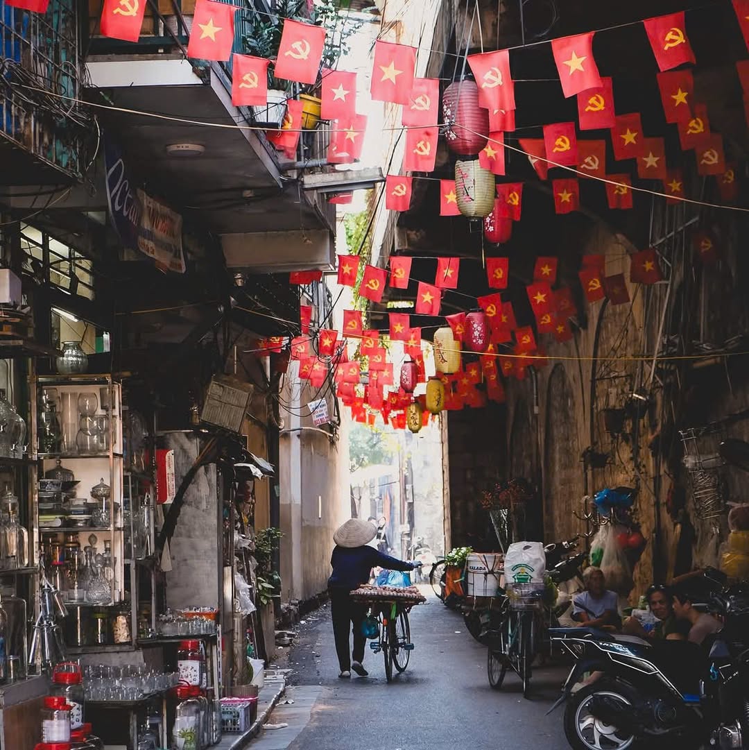 Vietnam Travel: Markets, Tailors, Food & More