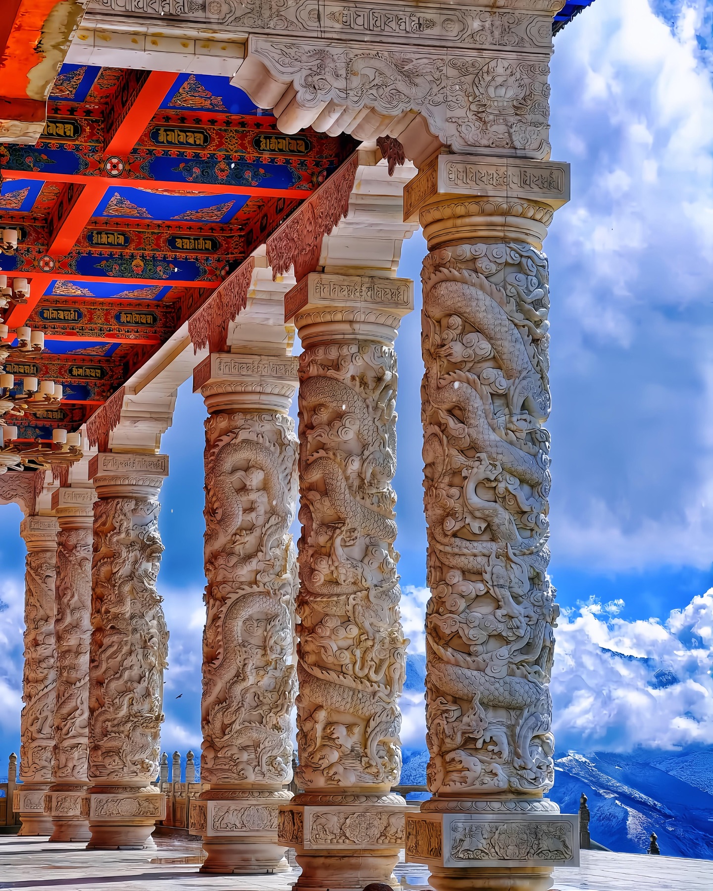 Western Sichuan's Tibetan Culture and Natural Beauty