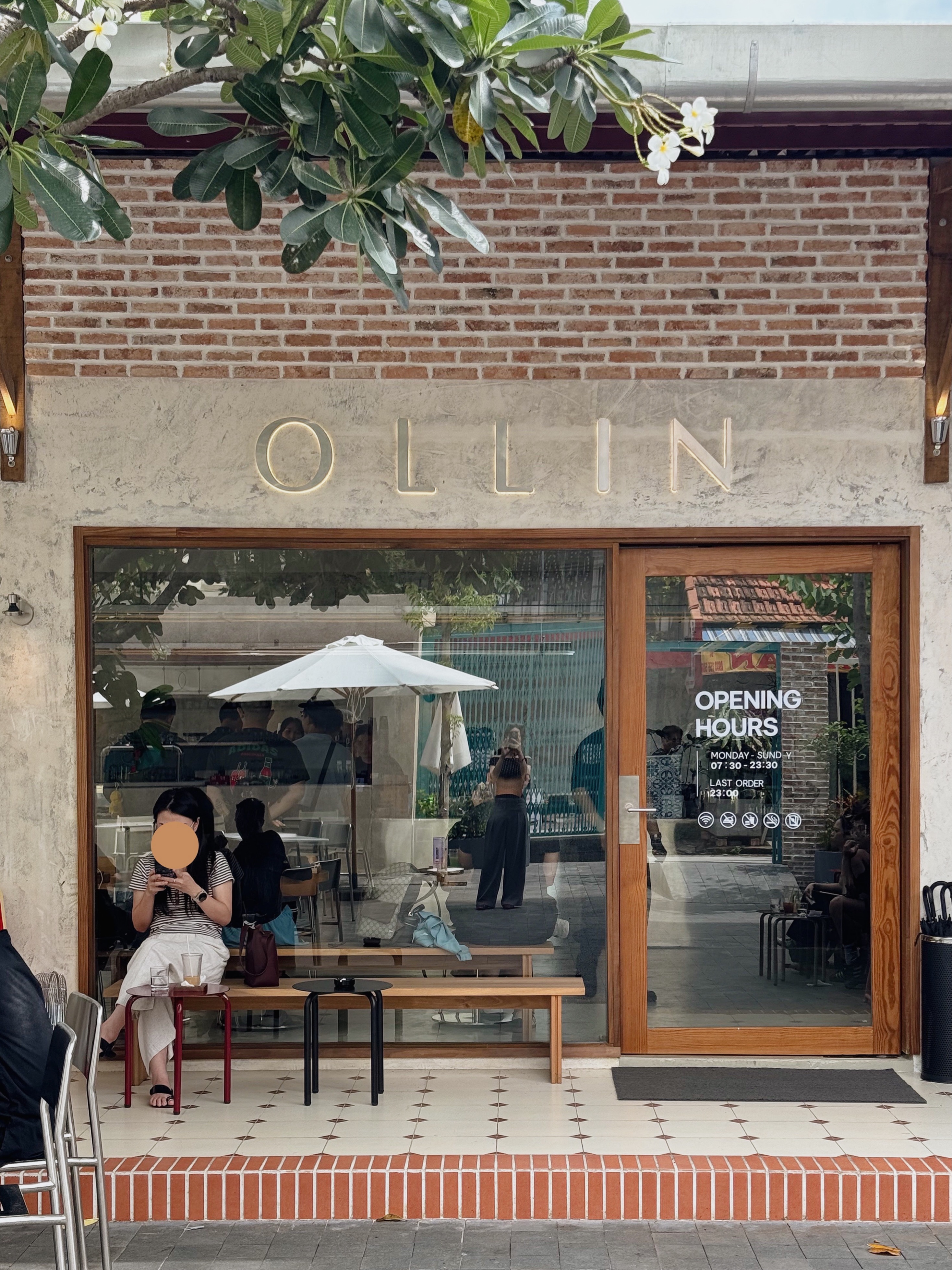 Ollin Roastery: Spacious Cafe With Ample Outdoor Seating