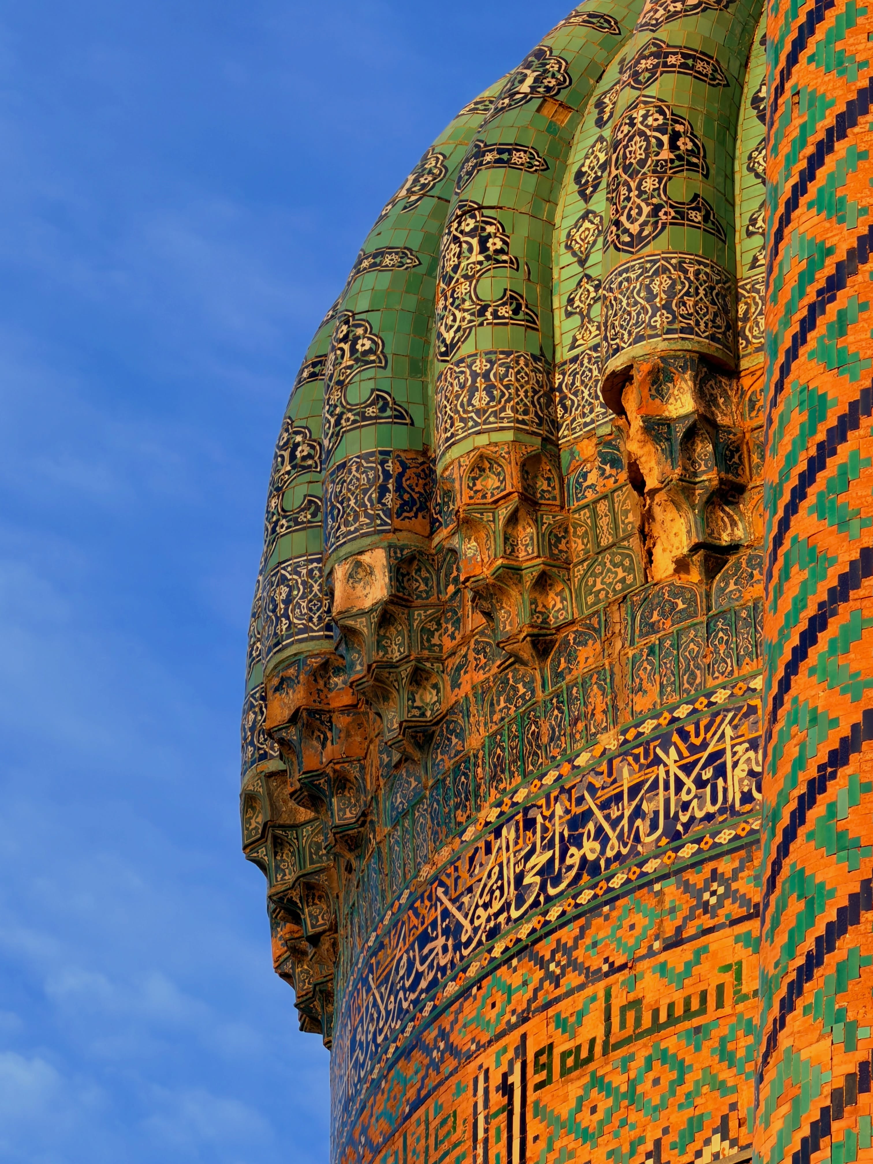 Registan Square's Intricate Tilework and Architecture