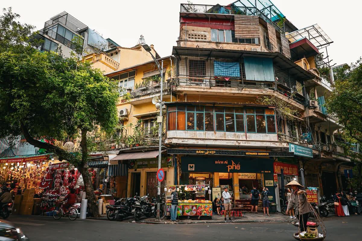 Hanoi's Old Quarter: A Guide to the 36 Streets