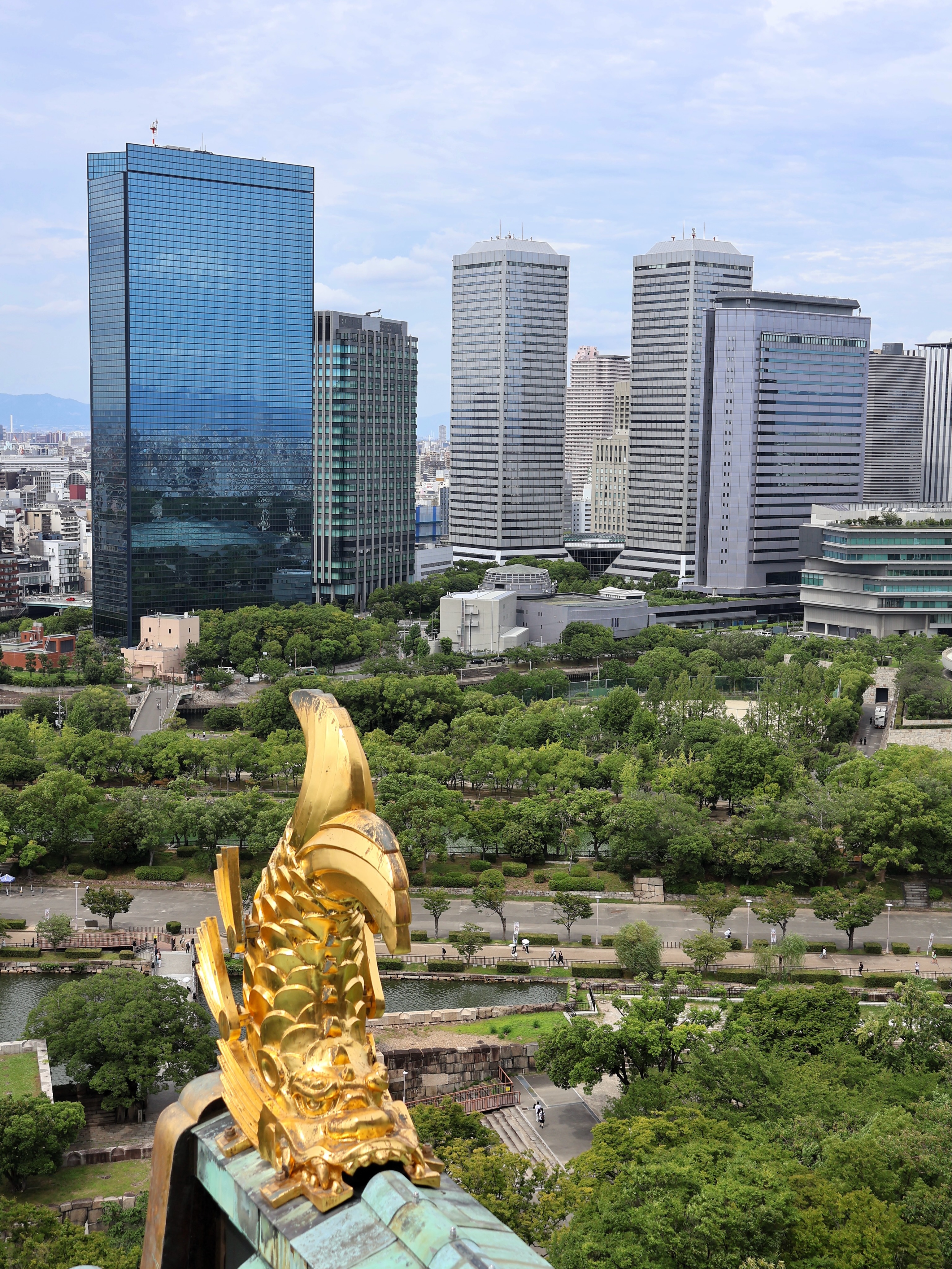 Osaka's Castles, Temples, and Cityscapes