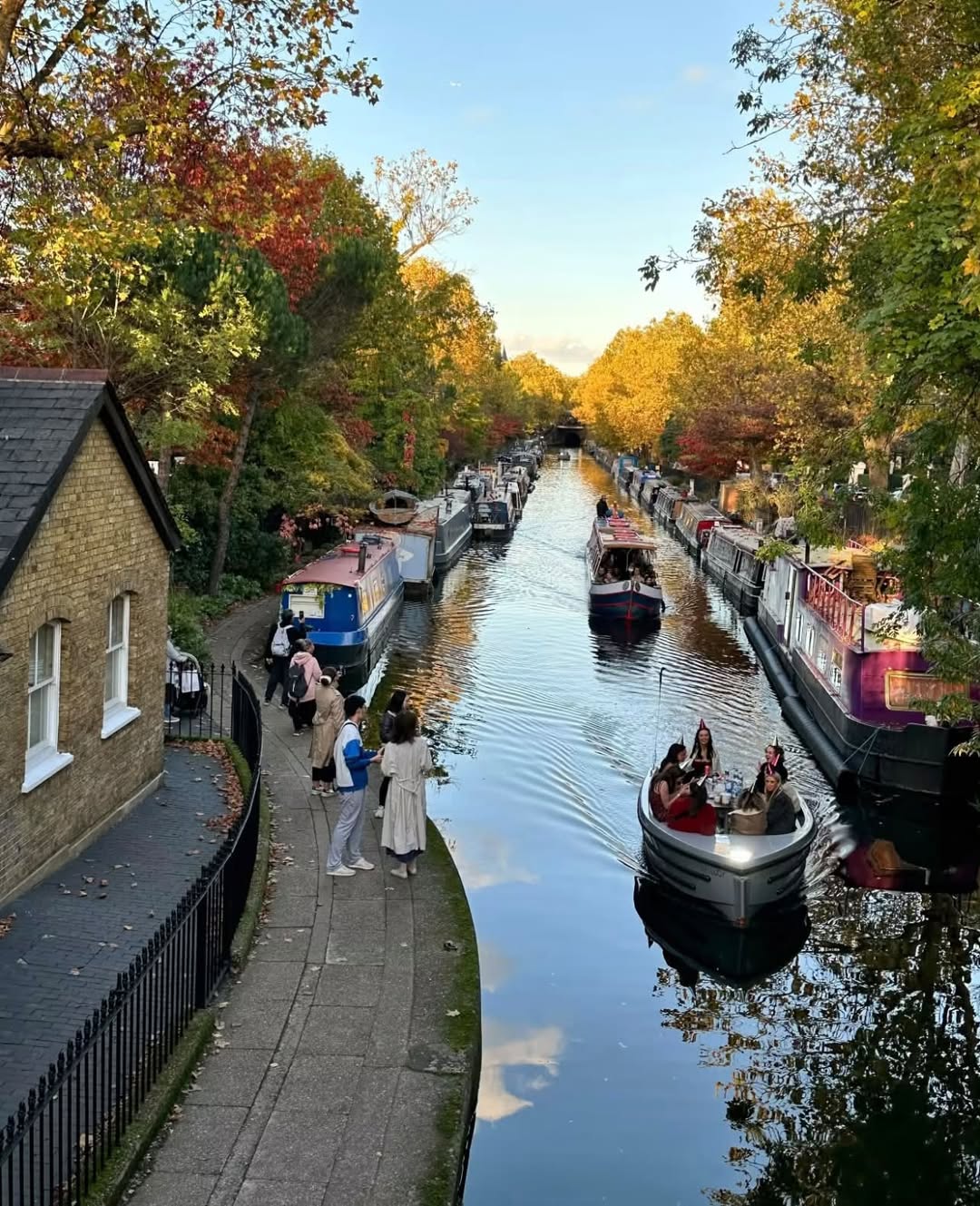 London's Canals And Waterside Neighborhoods