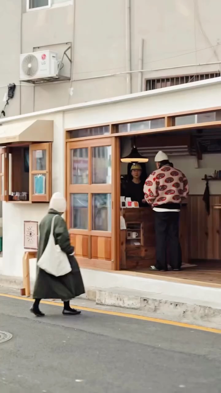 Jeju Roasting Room Offers Delightful Coffee and Treats