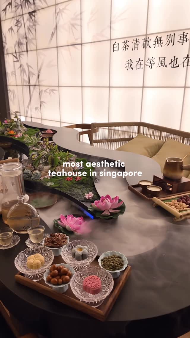 Cozy Singapore Teahouse With Floating River