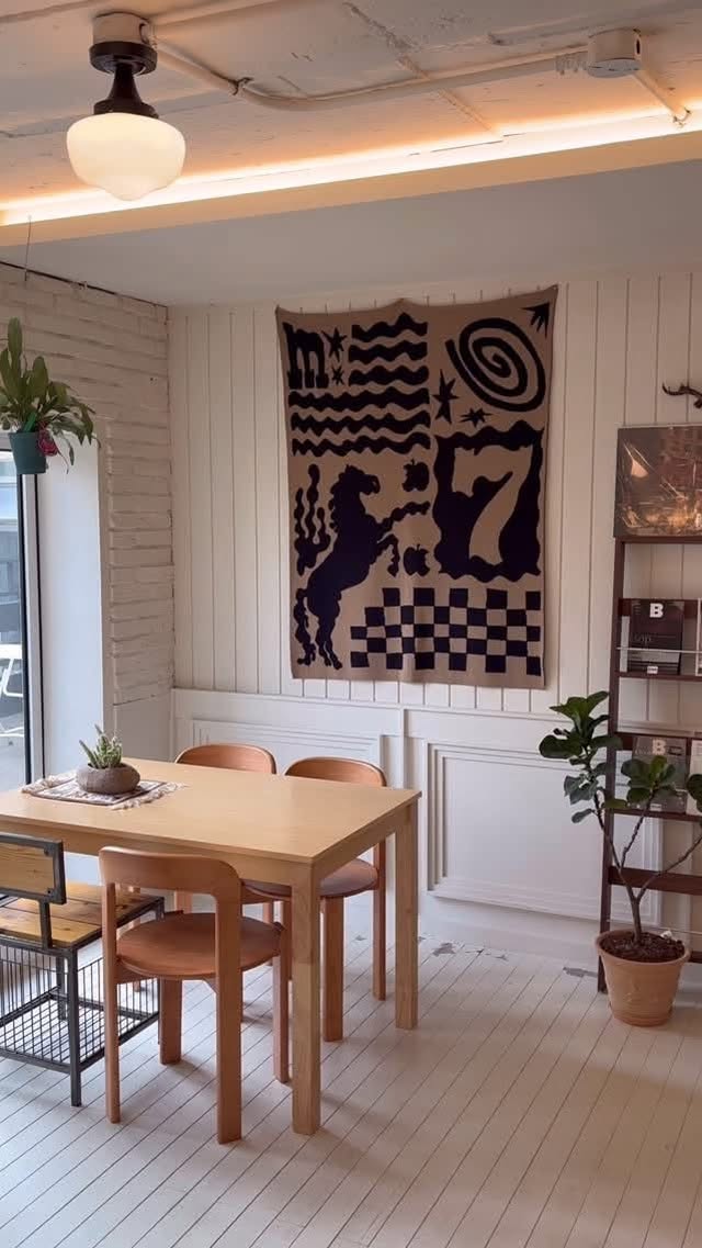 Viand Coffee: A Beloved Latte Spot in Hapjeong