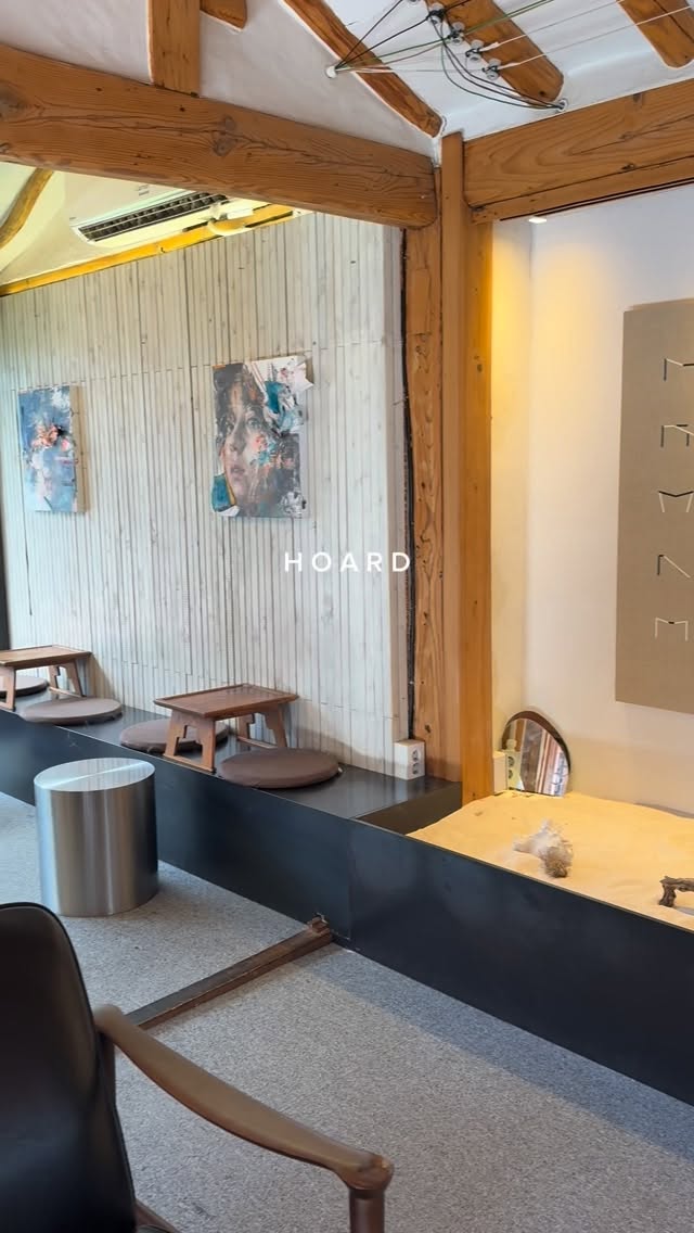 Seoul's Bukchon Hanok Village Galleries and Cafes