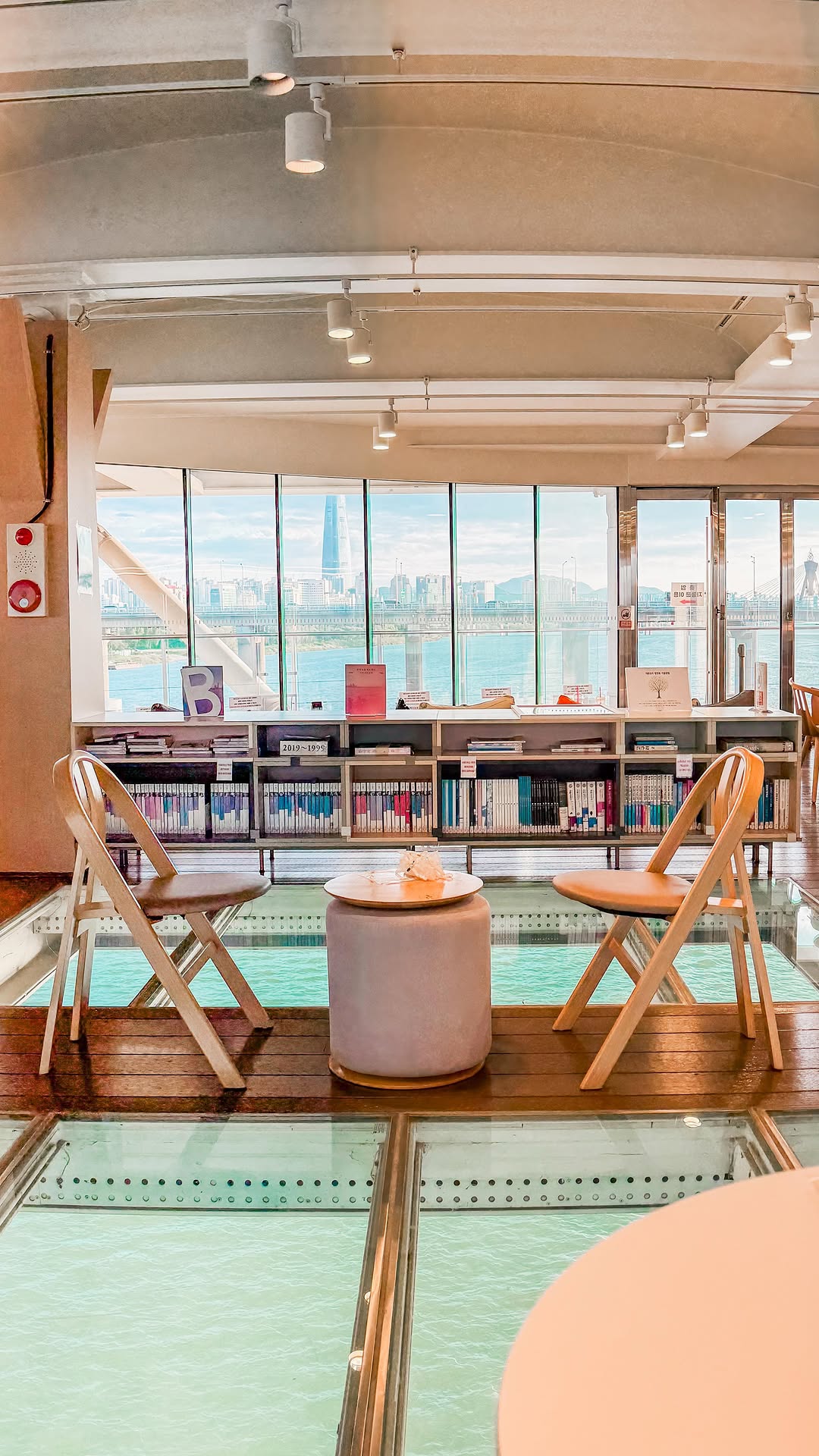 Han River Bridge Walk to Hidden Floating Library