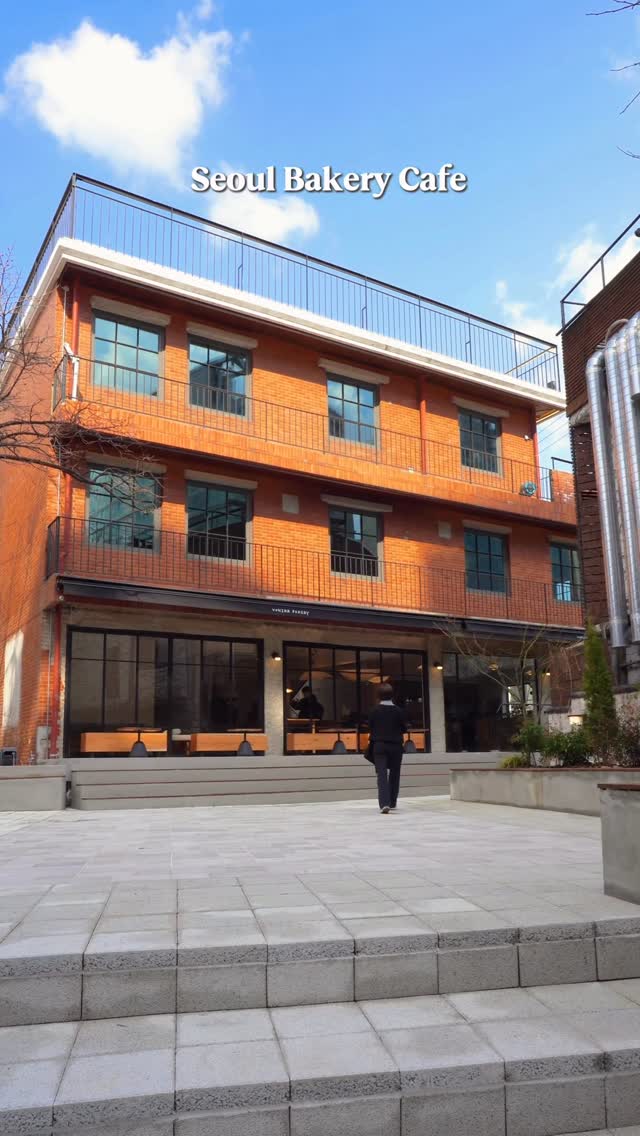 Seochon Hanok Village Bakery Offers Diverse Seating