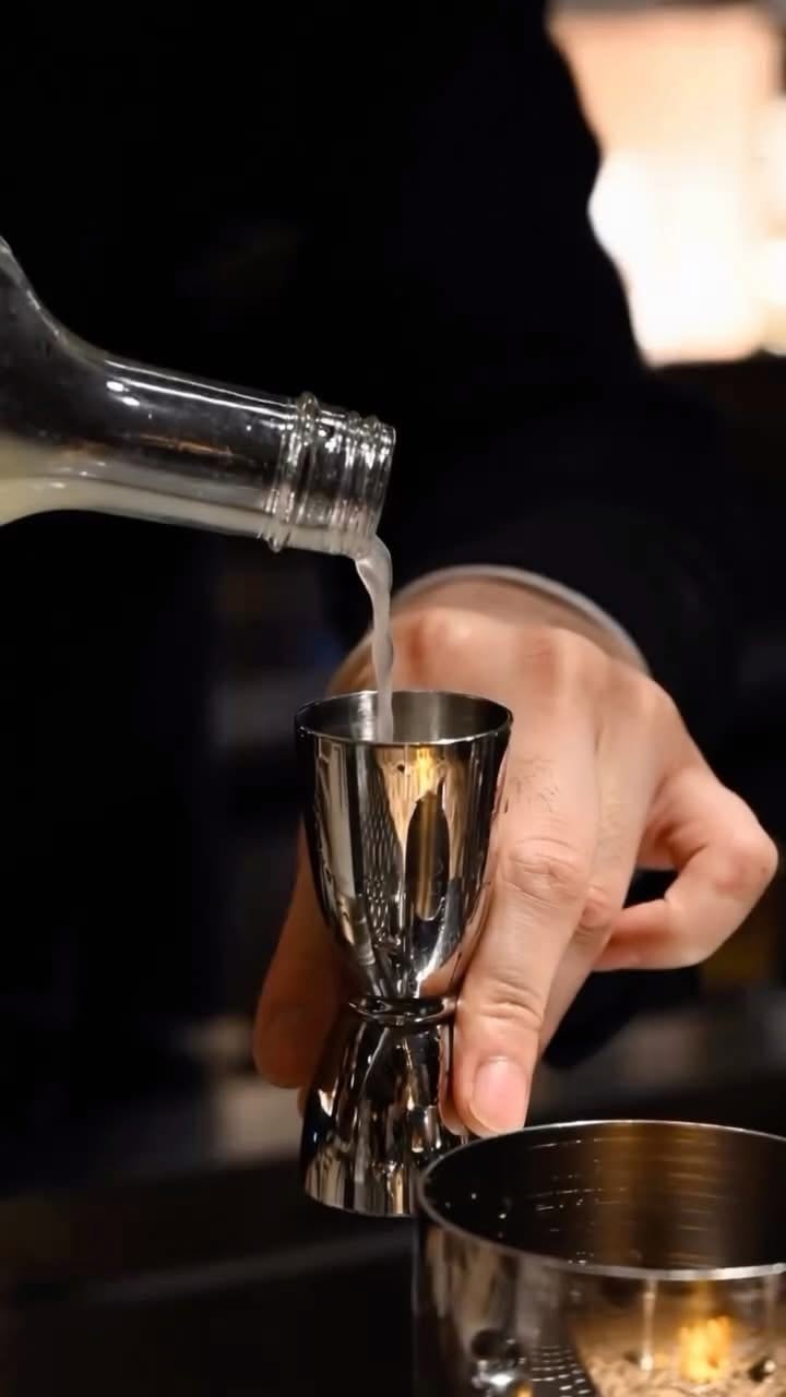 Apgujeong Dining Transforms into Estebans Nightlife
