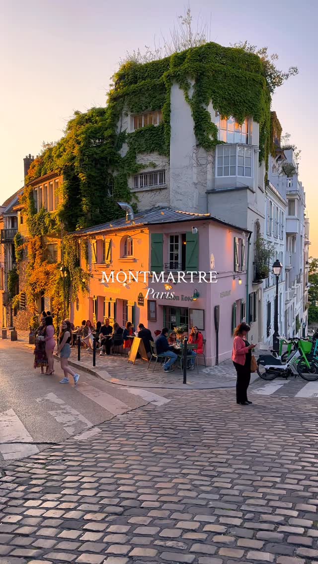 Montmartre's Artistic and Iconic Landmarks