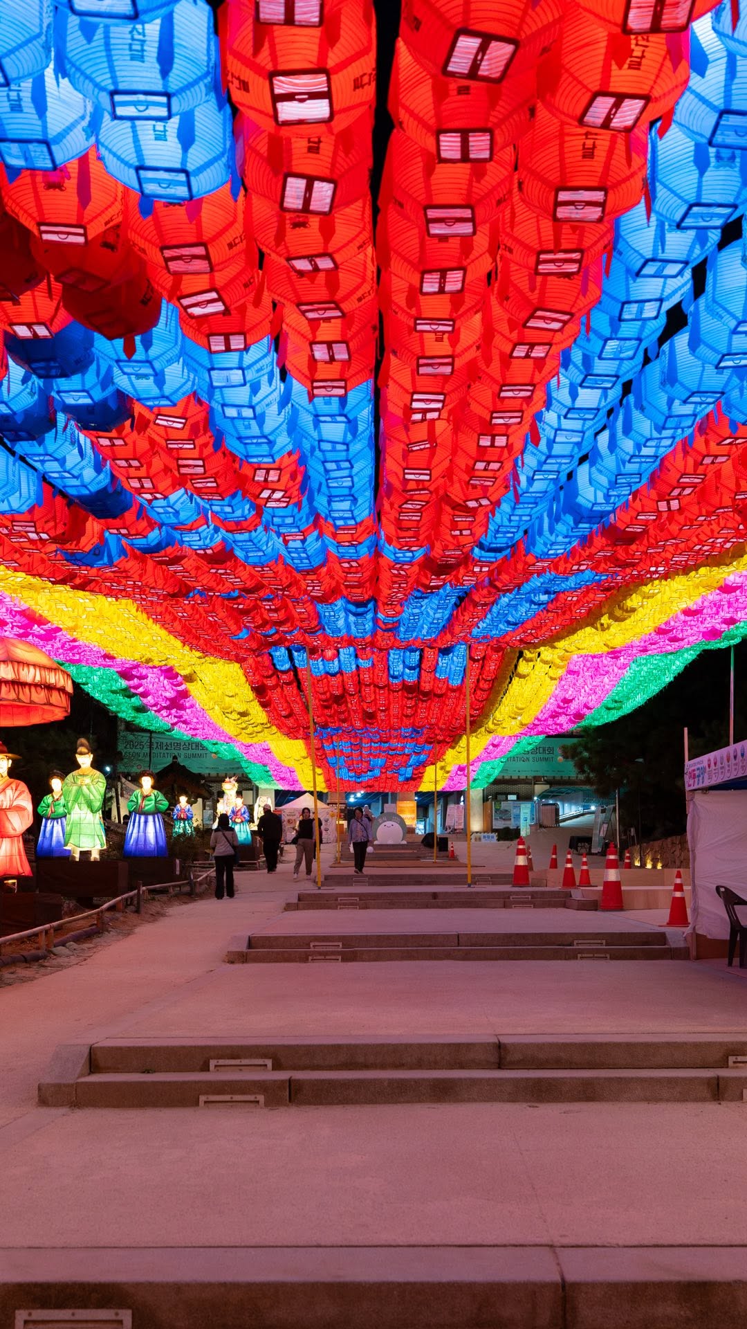 Seoul Temples Illuminate With Thousands Of Lanterns