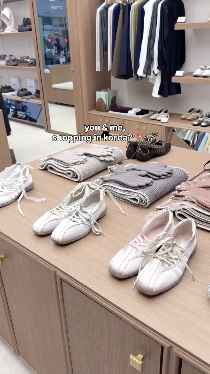 Seoul's Hotspots for Trendy Fashion and Accessories