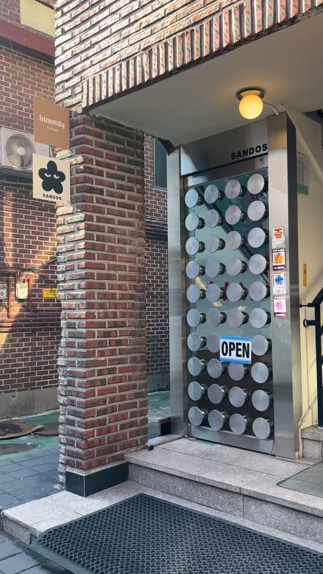 Seongsu Sandwiches: A Hip Lunch Spot