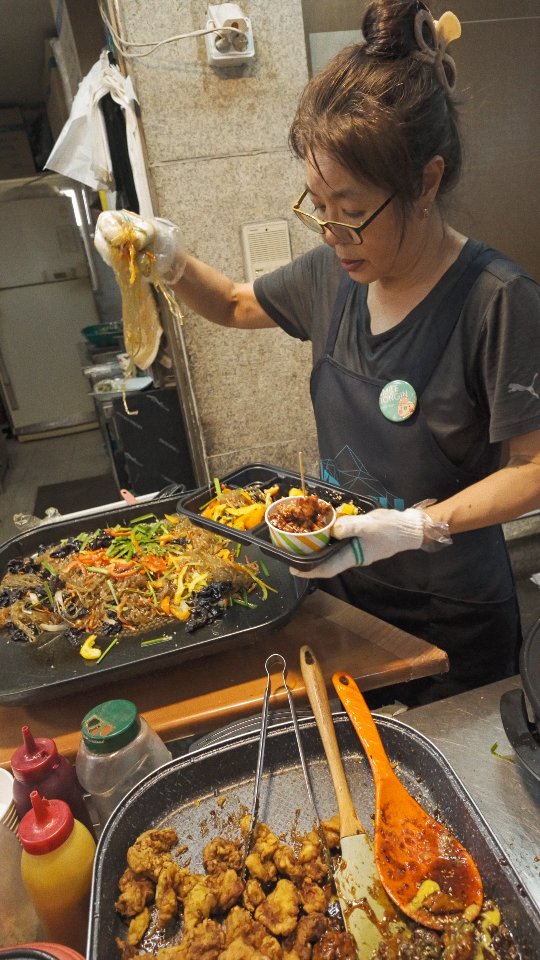 Experience Tongin Market's Coin-Fueled Lunch Boxes