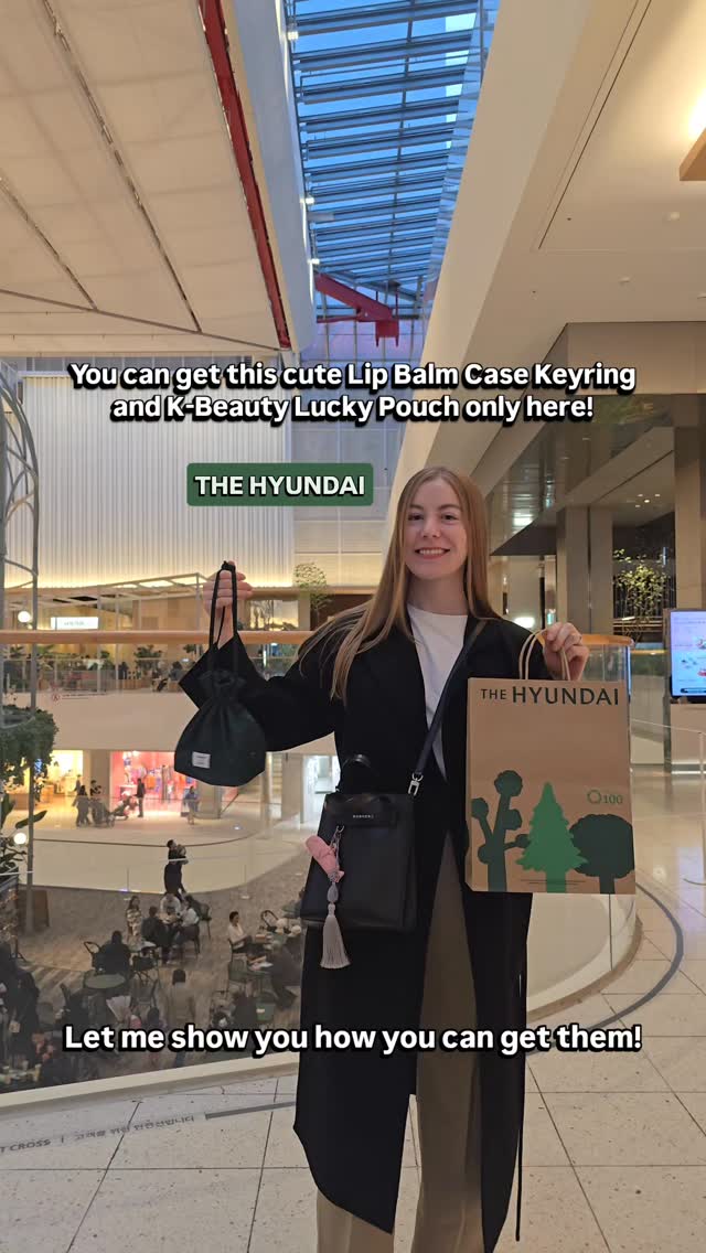 The Hyundai Seoul Offers Free Gifts for Foreign Visitors