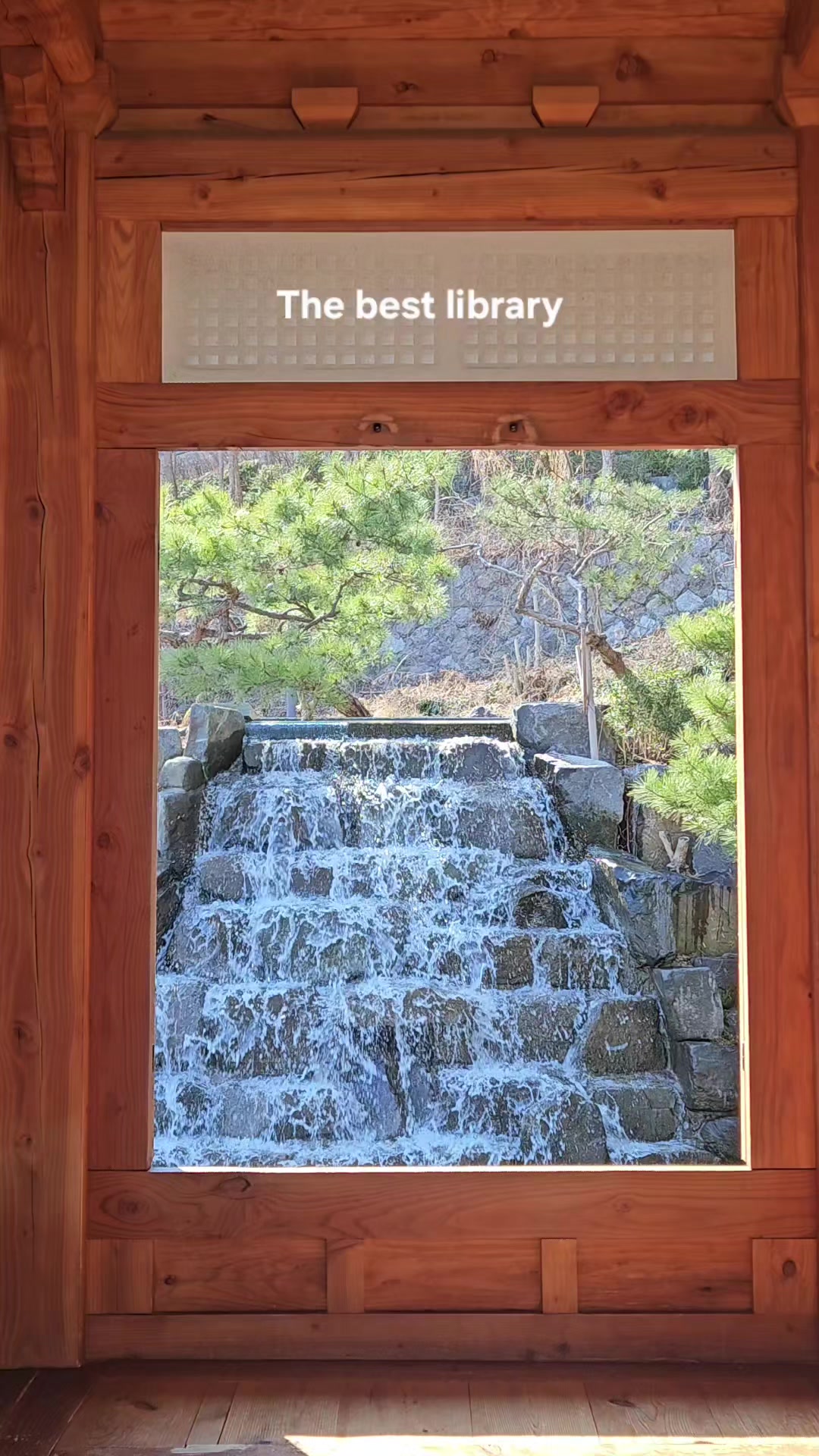 Hanok Library, Palace, and Mountain in Seoul