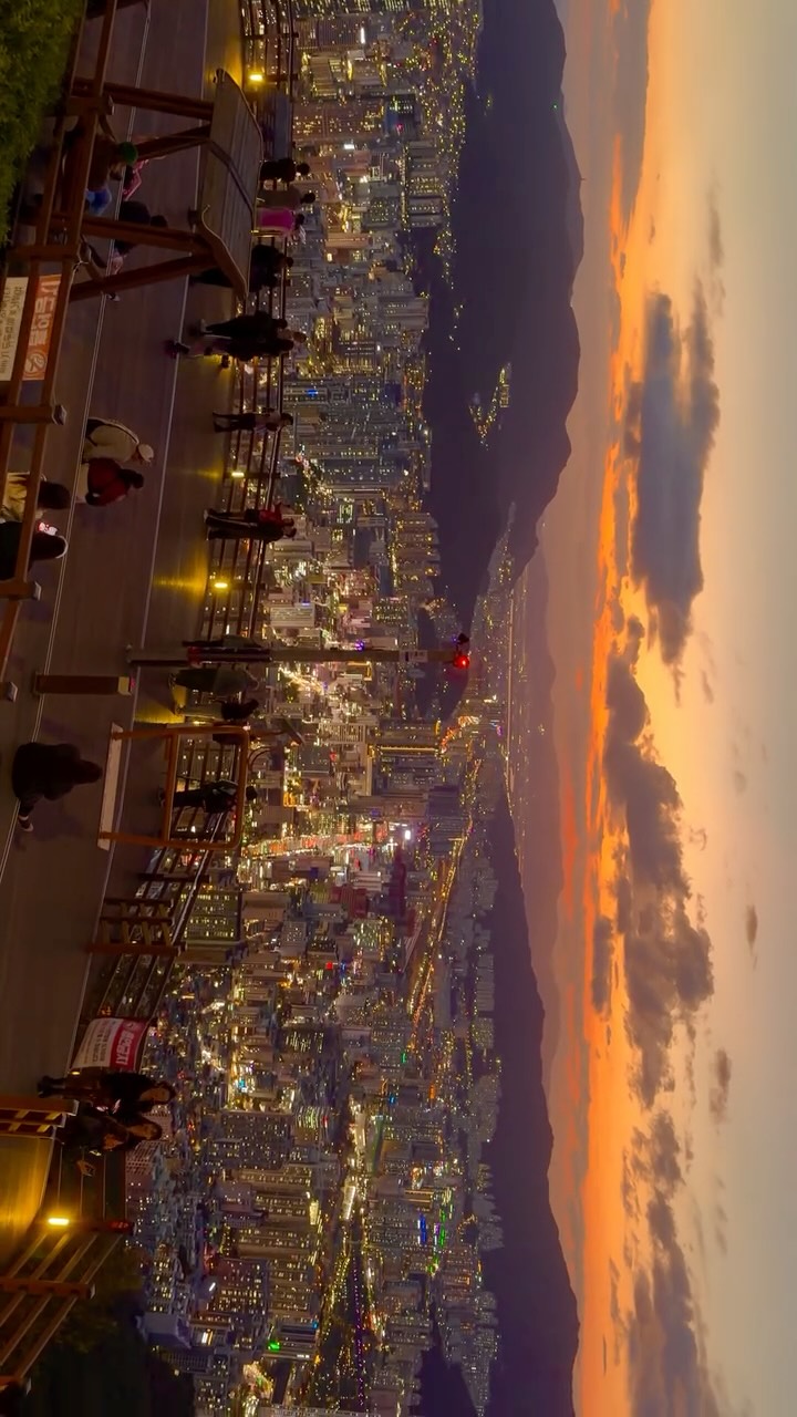 Hwangnyeongsan Mountain Beacon Mound's Sunset Beauty