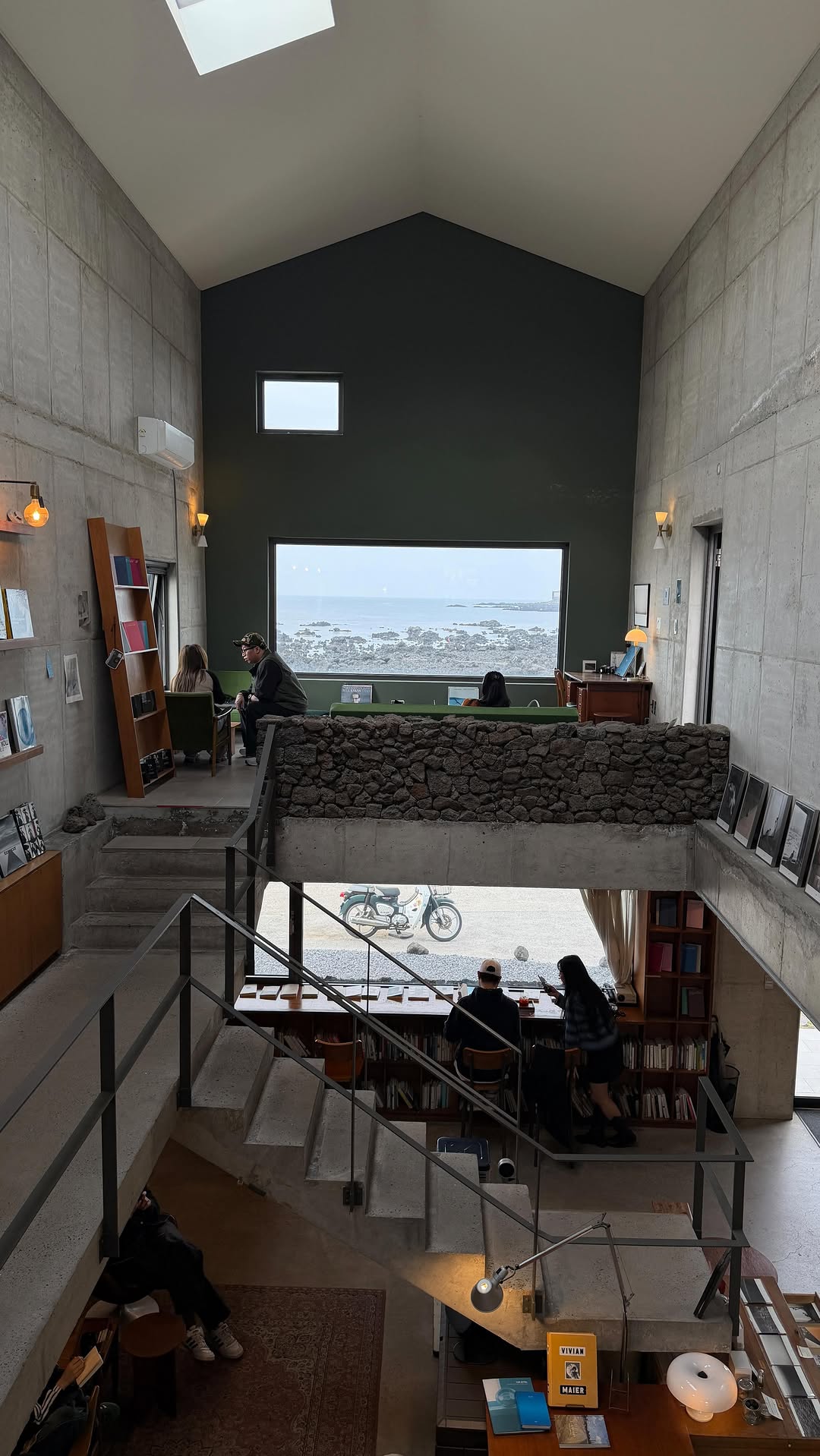 Slowboat Atelier: A Coastal Haven of Slow Living
