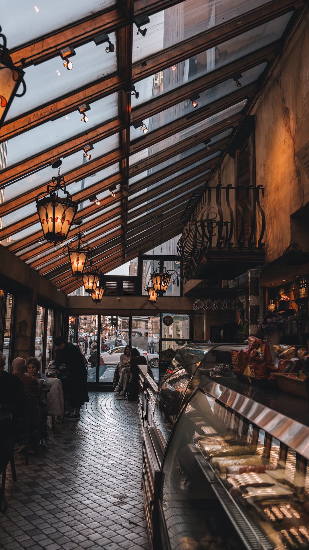 Café Castel: Parisian Vibe in Montreal